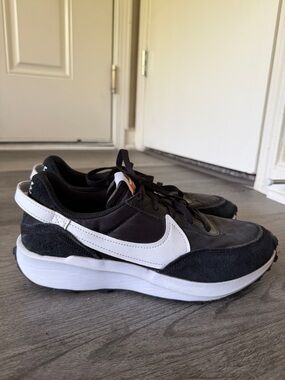 Nike Men’s Waffle Debut Black and White Casual Sneakers with Suede Accents